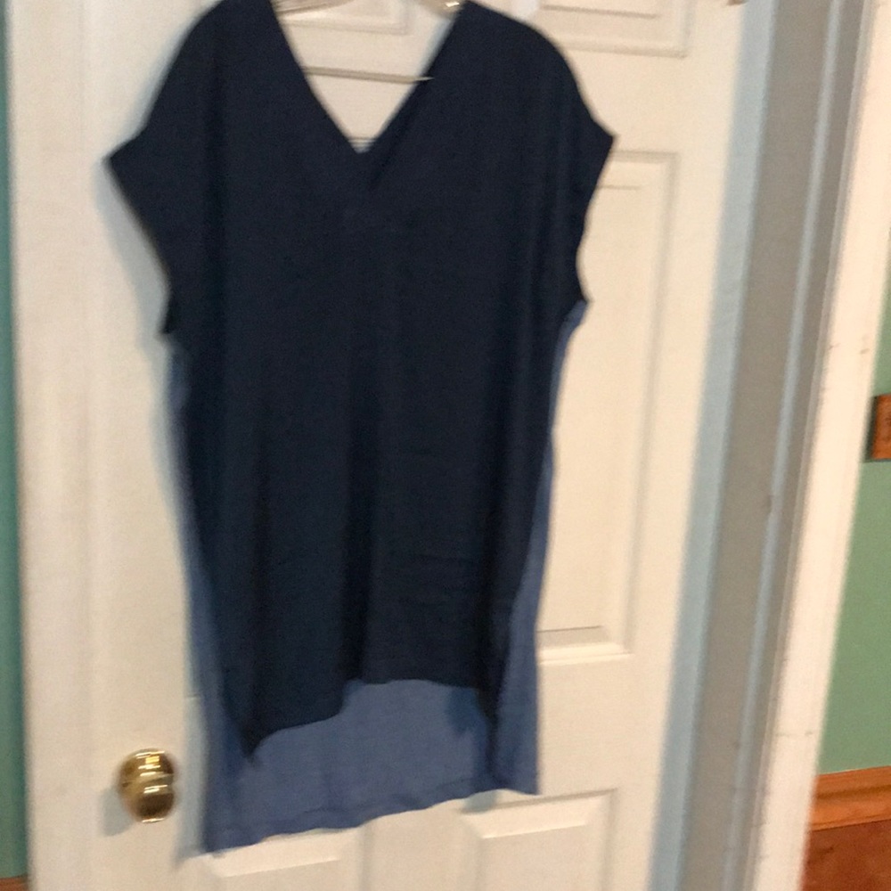 Two by Vince Camuto sz L blue long tunic top